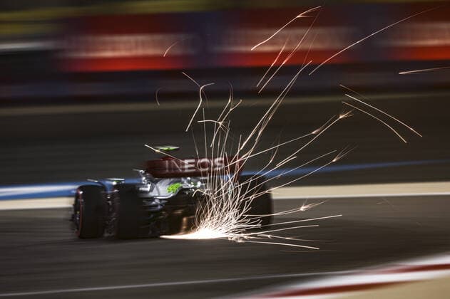 44 HAMILTON Lewis (gbr), Mercedes AMG F1 Team W13, action during the Formula 1 Gulf Air Bahrain Grand Prix 2022, 1st round of the 2022 FIA Formula One World Championship, WM, Weltmeisterschaft on the Bahrain International Circuit, from March 18 to 20, 2022 in Sakhir, Bahrain - F1 - BAHRAIN GRAND PRIX 2022 DPPI Panoramic  G00D8571