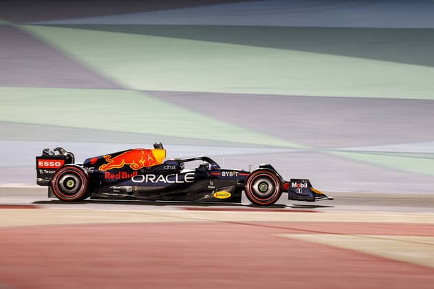 01 VERSTAPPEN Max (nld), Red Bull Racing RB18, action during the Formula 1 Gulf Air Bahrain Grand Prix 2022, 1st round of the 2022 FIA Formula One World Championship, WM, Weltmeisterschaft on the Bahrain International Circuit, from March 18 to 20, 2022 in Sakhir, Bahrain - F1 - BAHRAIN GRAND PRIX 2022 DPPI Panoramic  GOOD7828