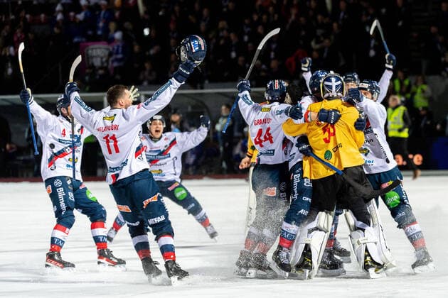 Bilder des Jahres 2022, Sport 03 März Sport Themen der Woche KW11 220319 Edsbyns spelare jublar efter segern i finalen i Elitserien mellan Villa Lidköping och Edsbyn den 19 mars 2022 i Uppsala. *** 220319 Edsbyns players cheer after the victory in the final of the Elite Series between Villa Lidköping and Edsbyn on 19 March 2022 in Uppsala,  Copyright: JONATHANxNÄCKSTRAND BB220319JN156