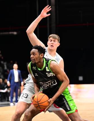 19 03 2022 Basketball Season 2021 2022 2 Bundesliga Pro A 30 Matchday Nürnberg Falcons Basketball Club NBC Römerstrom Gladiators Trier Austin Jermaine Wiley 50, Römerstrom Gladiators Trier ahead of Jonathan Maier 13, Nürnberg Falcons BC NBC