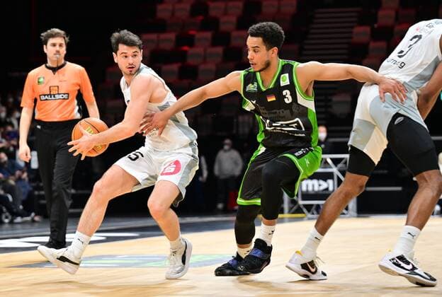 19 03 2022 Basketball Season 2021 2022 2 Bundesliga Pro A 30 Matchday Nürnberg Falcons Basketball Club NBC Römerstrom Gladiators Trier Tim Köpple Koepple 25, Nürnberg Falcons BC NBC Garai Zeeb 3, Römerstrom Gladiators Trier , right