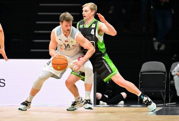 19 03 2022 Basketball Season 2021 2022 2 Bundesliga Pro A 30 Matchday Nürnberg Falcons Basketball Club NBC Römerstrom Gladiators Trier Sebastian Schröder Schroeder 14, Nürnberg Falcons BC NBC Parker Derrah Van Dyke 4, Römerstrom Gladiators Trier