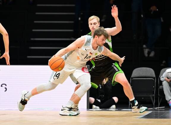 19 03 2022 Basketball Season 2021 2022 2 Bundesliga Pro A 30 Matchday Nürnberg Falcons Basketball Club NBC Römerstrom Gladiators Trier Sebastian Schröder Schroeder 14, Nürnberg Falcons BC NBC Parker Derrah Van Dyke 4, Römerstrom Gladiators Trier