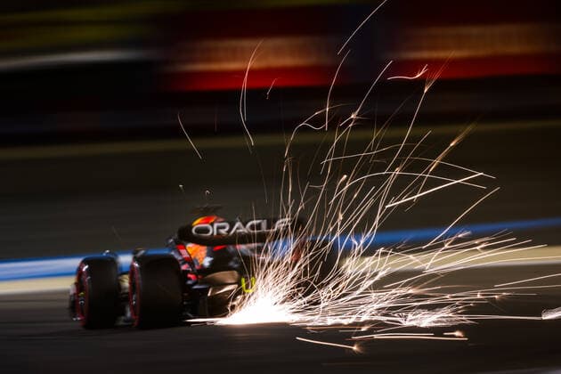 VERSTAPPEN Max (ned), Red Bull Racing RB18, action during the Formula 1 Gulf Air Bahrain Grand Prix 2022, 1st round of the 2022 FIA Formula One World Championship, WM, Weltmeisterschaft on the Bahrain International Circuit, from March 18 to 20, 2022 in Sakhir, Bahrain - F1 - BAHRAIN GRAND PRIX 2022 DPPI Panoramic  20220319_G00D8695