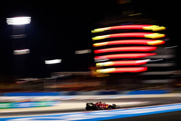 55 SAINZ Carlos (spa), Scuderia Ferrari F1-75, action during the Formula 1 Gulf Air Bahrain Grand Prix 2022, 1st round of the 2022 FIA Formula One World Championship, WM, Weltmeisterschaft on the Bahrain International Circuit, from March 18 to 20, 2022 in Sakhir, Bahrain - F1 - BAHRAIN GRAND PRIX 2022 DPPI Panoramic  20220319_GOOD8150