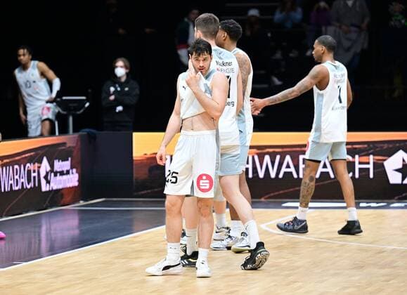 19 03 2022 basketball season 2021 2022 2 Bundesliga Pro A 30 match day Nuremberg Falcons Basketball Club NBC Römerstrom Gladiators Trier Tim Köpple Koepple 25, Nuremberg Falcons BC NBC and team team disappointed disappointment