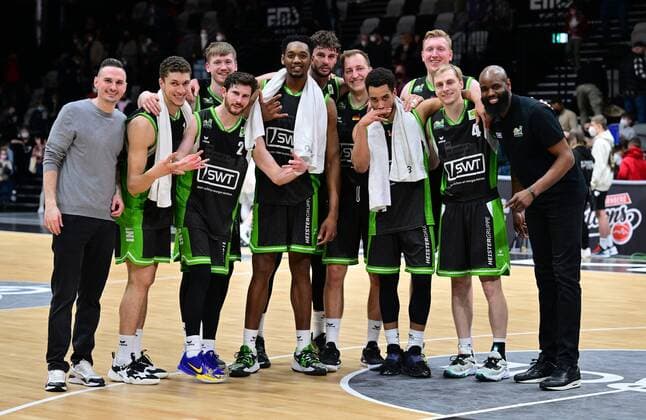 19 03 2022 basketball season 2021 2022 2 Bundesliga Pro A 30 matchday Nürnberg Falcons Basketball Club NBC Römerstrom Gladiators Trier team Trier jubilation joy team photo after end of game
