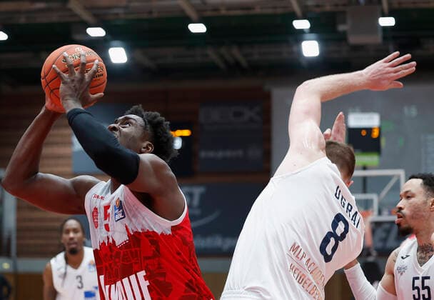 19 03 2022, Basketball, BBL, s Oliver Wuerzburg MLP Academics Heidelberg, GER, Wuerzburg, tectake Arena Picture from left Abdul Makik Abu s Oliver Wuerzburg and James Woodard MHP RIESEN , Kyan Anderson MLP Academics Heidelberg Copyright: HMBxMedia xHeikoxBecker