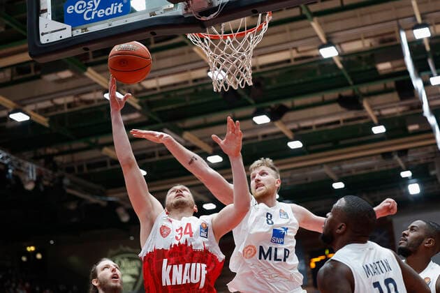 19 03 2022, Basketball, BBL, s Oliver Wuerzburg MLP Academics Heidelberg, GER, Wuerzburg, tectake Arena Picture from left Felix Hoffmann s Oliver Wuerzburg and Max Ugrai MLP Academics Heidelberg Copyright: HMBxMedia xHeikoxBecker