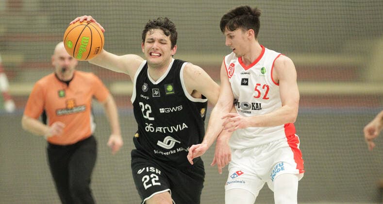 ProB BARMER 2 Basketball Bundesliga, Main Round, Last Matchday, ETV Hamburg WWU Baskets Münster 77 111 Cosmo Grühn Münster, l , Jack Fritsche Wandsbek Hamburg