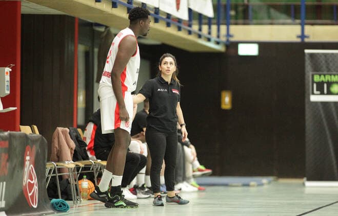ProB BARMER 2 Basketball Bundesliga, main round, last matchday, ETV Hamburg WWU Baskets Münster 77 111 Mayika Lungongo, ETV coach Sükran Gencay Wandsbek Hamburg