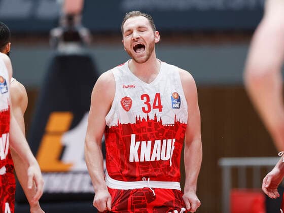 19 03 2022, basketball, BBL, s Oliver Wuerzburg MLP Academics Heidelberg, GER, Wuerzburg, tectake Arena picture cheering for Felix Hoffmann s Oliver Wuerzburg Copyright: HMBxMedia xHeikoxBecker