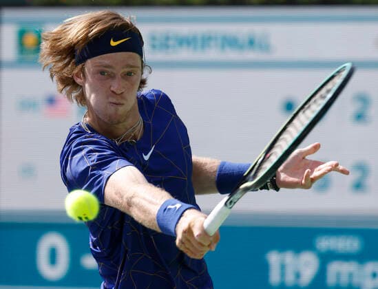 March 19, 2022 Andrey Rublev of Russia returns a shot against Taylor Fritz during the semifinals match of the 2022 BNP Paribas Open at Indian Wells Tennis Garden in Indian Wells, California. Indian Wells United States of America - ZUMAc04_ 20220319_zaf_c04_353 Copyright: xCharlesxBausx