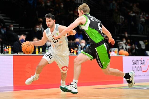 19 03 2022 Basketball Season 2021 2022 2 Bundesliga Pro A 30 Matchday Nürnberg Falcons Basketball Club NBC Römerstrom Gladiators Trier Tim Köpple Koepple 25, Nürnberg Falcons BC NBC Parker Derrah Van Dyke 4, Römerstrom Gladiators Trier , right