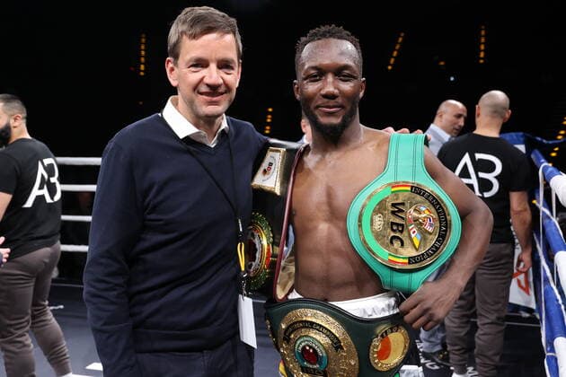 Sport Themen der Woche KW11 Boxen: Wasserman Boxgala, Berlin, 19.03.2022 IBO-Continental: Freddy Ness (l.) und Abass Baraou (GER) Berlin Germany *** Boxing Wasserman Boxgala, Berlin, 19 03 2022 IBO Continental Freddy Ness l and Abass Baraou GER Berlin Germany