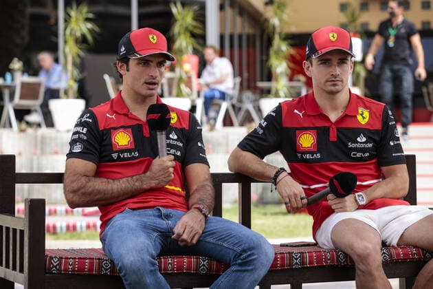 SAINZ Carlos (spa), Scuderia Ferrari F1-75, portrait LECLERC Charles (mco), Scuderia Ferrari F1-75, portrait during the Formula 1 Gulf Air Bahrain Grand Prix 2022, 1st round of the 2022 FIA Formula One World Championship, WM, Weltmeisterschaft on the Bahrain International Circuit, from March 18 to 20, 2022 in Sakhir, Bahrain - F1 - BAHRAIN GRAND PRIX 2022 - RACE DPPI Panoramic 03322001__R5_0663