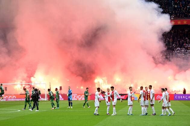 Sport Themen der Woche KW11 Sport Bilder des Tages AMSTERDAM - Atmosphere action during the Dutch Eredivisie match between Ajax and Feyenoord at the Johan Cruijff ArenA on March 20, 2022 in Amsterdam, Netherlands. ANP OLAF KRAAK Dutch Eredivisie 2021 2022 xVIxANPxSportx xxANPxIVx *** AMSTERDAM Atmosphere action during the Dutch Eredivisie match between Ajax and Feyenoord at the Johan Cruijff ArenA on March 20, 2022 in Amsterdam, Netherlands ANP OLAF KRAAK Dutch Eredivisie 2021 2022 xVIxANPxSportx xxANPxIVx 445846058 originalFilename: 445846058.jpg