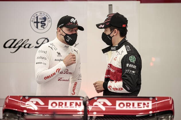BOTTAS Valtteri (fin), Alfa Romeo F1 Team ORLEN C42, portrait ZHOU Guanyu (chi), Alfa Romeo F1 Team ORLEN C42, portrait during the Formula 1 Gulf Air Bahrain Grand Prix 2022, 1st round of the 2022 FIA Formula One World Championship, WM, Weltmeisterschaft on the Bahrain International Circuit, from March 18 to 20, 2022 in Sakhir, Bahrain - F1 - BAHRAIN GRAND PRIX 2022 - RACE DPPI Panoramic _R5_1176
