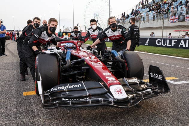 BOTTAS Valtteri (fin), Alfa Romeo F1 Team ORLEN C42, portrait during the Formula 1 Gulf Air Bahrain Grand Prix 2022, 1st round of the 2022 FIA Formula One World Championship, WM, Weltmeisterschaft on the Bahrain International Circuit, from March 18 to 20, 2022 in Sakhir, Bahrain - F1 - BAHRAIN GRAND PRIX 2022 - RACE DPPI Panoramic  G00D9549