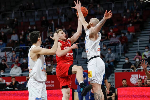 Center Christian Sengfelder Brose Bamberg, 43 Right Reggier Uphaw Mitteldeutscher BC, 30 Brose Bamberg Mitteldeutscher BC easyCredit BBL Basketball Bundesliga Saison 2021 22 Spieltag 26, 20 03 2022 Bamberg, Brose Arena Foto Daniel Löb Loeb Copyright: DanielxLöb
