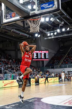 left Kenneth Ogbe Brose Bamberg, 25 Brose Bamberg Mitteldeutscher BC easyCredit BBL Basketball Bundesliga Season 2021 22 Matchday 26, 20 03 2022 Bamberg, Brose Arena Photo Daniel Löb Loeb Copyright: DanielxLöb