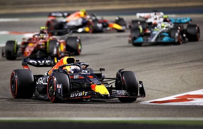 BAHRAIN Max Verstappen 1 with the Oracle Red Bull Racing RB18 Honda on track during the Bahrain F1 Grand Prix at the Bahrain International Circuit on March 20, 2022 in Bahrain, Bahrain ANP ROBIN VAN LONKHUIJSEN Bahrain,BAHREIN xVIxANPx xxANPxIVx 445851898 originalFilename: 0153090167st.jpg