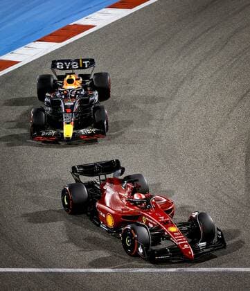 BAHRAIN Max Verstappen 1 driving the Oracle Red Bull Racing RB18 Honda behind Charles Leclerc 16 with the Ferrari on track during the Bahrain F1 Grand Prix at the Bahrain International Circuit on March 20, 2022 in Bahrain, Bahrain ANP ROBIN VAN LONKHUIJSEN Bahrain,BAHREIN xVIxANPx xxANPxIVx 445853357 originalFilename: 0153092150st.jpg