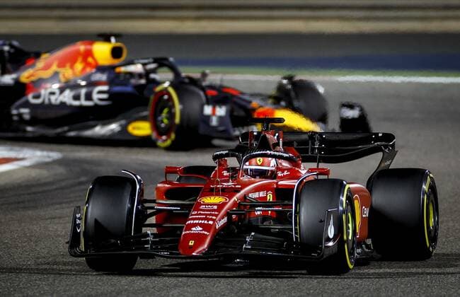 BAHRAIN Charles Leclerc 16 driving the Ferrari in front of Max Verstappen 1 driving the Oracle Red Bull Racing RB18 Honda on track during the Bahrain F1 Grand Prix at the Bahrain International Circuit on March 20, 2022 in Bahrain, Bahrain ANP ROBIN VAN LONKHUIJSEN Bahrain,BAHREIN xVIxANPx xxANPxIVx 445854972 originalFilename: 0153094313st.jpg