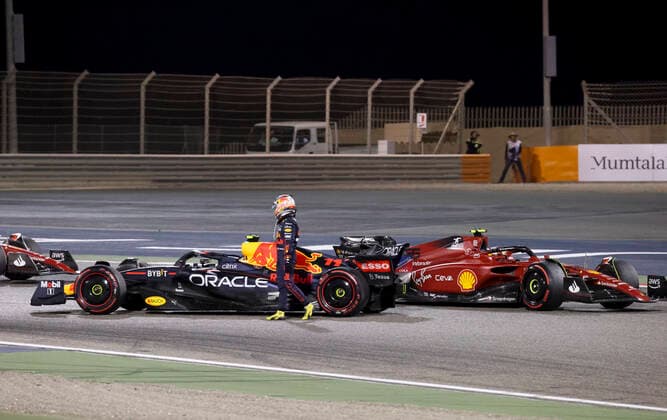 11 Sergio Perez MEX, Oracle Red Bull Racing retires from race, F1 Grand Prix of Bahrain at Bahrain International Circuit on March 20, 2022 in Sakhir, Bahrain Photo by HOCH ZWEI Sakhir Bahrain