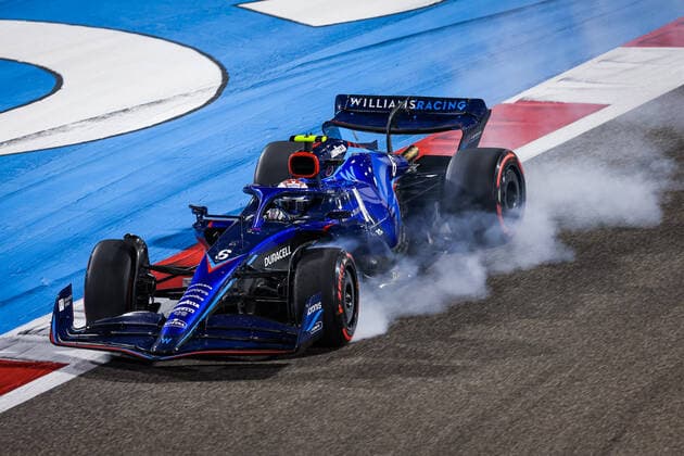 06 LATIFI Nicholas (can), Williams Racing FW44, action during the Formula 1 Gulf Air Bahrain Grand Prix 2022, 1st round of the 2022 FIA Formula One World Championship, WM, Weltmeisterschaft on the Bahrain International Circuit, from March 18 to 20, 2022 in Sakhir, Bahrain - F1 - BAHRAIN GRAND PRIX 2022 - RACE DPPI Panoramic  20220320_G00D0115