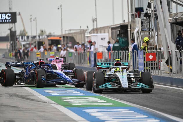 44 Lewis Hamilton GBR, Mercedes AMG Petronas F1 Team , 23 Alexander Albon THA, Williams Racing , F1 Grand Prix of Bahrain at Bahrain International Circuit on March 20, 2022 in Sakhir, Bahrain Photo by HOCH ZWEI Sakhir Bahrain
