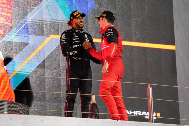 FORMULA 1 GULF AIR BAHRAIN GRAND PRIX 2022, 20 03 2022 Bahrain International Circuit, Sakhir, Bahrain on 20 March 2022 Charles Leclerc 16 (MON), Scuderia Ferrari F1-75 congratulated by Lewis Hamilton on podium during the FORMULA 1 GULF AIR BAHRAIN GRAND PRIX 2022, Eleanor Hoad Editorial Use Only Copyright: xEleanorxHoadx ESM-0411-0042