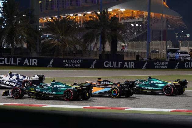 FORMULA 1 GULF AIR BAHRAIN GRAND PRIX 2022, 20 03 2022 Bahrain International Circuit, Sakhir, Bahrain on 20 March 2022 Nico Hulkenberg 27 (GER), Aston Martin AMR22, acing RB18 Daniel Ricciardo 3 (AUS), McLaren MCL36, Lance Stroll 18 (CAN), Aston Martin AMR22 during the FORMULA 1 GULF AIR BAHRAIN GRAND PRIX 2022, Eleanor Hoad Editorial Use Only Copyright: xEleanorxHoadx ESM-0411-0051