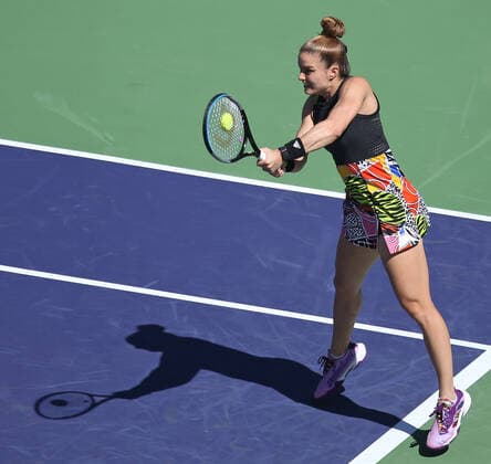 Maria Sakkari of Greece hits a shot during her women s final match against Iga Swiatek of Poland at the BNP Paribas Open in Indian Wells, California on Sunday, March 20, 2022. Swiatek defeated Sakkari 6-4, 6-1 to win the championship and her third WTA, Tennis Damen 1000 tournament.  IDW20220320079 DAVIDxSILPA