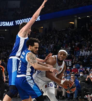 Tibor Pleiss (21) , Shane Larkin (0) of Anadolu Efes Istanbul and Guerschon Yabusele (28) of Real Madrid in action during the Turkish Airlines EuroLeague Regular Season match between Anadolu Efes Istanbul and Real Madrid at Sinan Erdem Dome in Istanbul, Turkey , on March 22, 2022. ( Photo Seskimphoto ) 