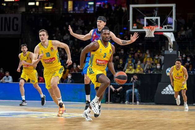 Basketball Berlin 22 03 2022 2021 2022 Euroleague Regular Season Alba Berlin FC Barcelona Jaleen Smith Alba Berlin, No 03 Kyle Kuric Barcelona, No 24