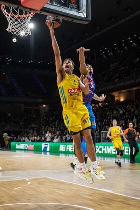 Basketball Berlin 22 03 2022 Season 2021 2022 Euroleague Regular Season Alba Berlin FC Barcelona Oscar Da Silva Alba Berlin, No 01 Brandon Davies Barcelona, No 00