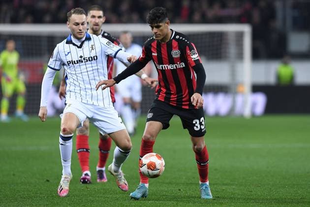 Soccer Europa League Round of 16 Bayer 04 Leverkusen Atalanta Bergamo on 17 03 2022 at the BayArena in Leverkusen Piero Hincapie Leverkusen , front Teun Koopmeiners Bergamo , back xRx