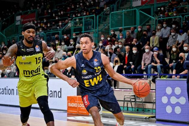medi bayreuth EWE Baskets Oldenburg , Basketball, Bundesliga, BBL, Matchday 14, Season 2021 2022, 23 03 2022 22 Holyfield, T J EWE Oldenburg medi bayreuth EWE Baskets Oldenburg , Basketball, Bundesliga, BBL, Matchday 14, Season 2021 2022, 23 03 2022 Bayreuth Copyright: xEibner-Pressefoto ThorstenxOchsx EP_TOS