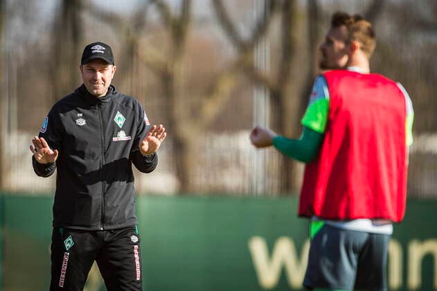 GER, training SV Werder Bremen, 23 03 2021, training ground at wohninvest WESERSTADION, Bremen, GER, final training SV Werder Bremen, in the picture facial expressions, gestures, emotion, Ole Werner head coach SV Werder Bremen with Christian Groß Gross Werder Bremen 36 , nordphotoxGmbHx xEngler nph00076
