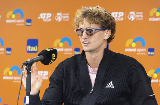 Sport Themen der Woche KW12 Sport Bilder des Tages Alexander Zverev talks to the media during the Miami Open in the Hard Rock Stadium in Miami Gardens, Florida, Wednesday, on March 23, 2022.  MIA20220323115 GARYxIxROTHSTEIN