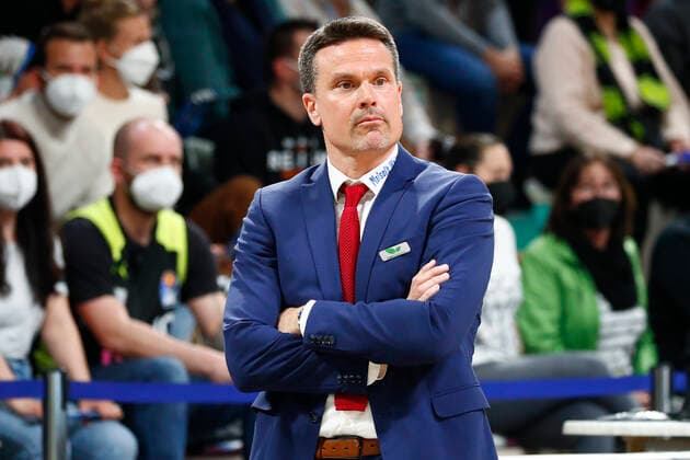 14 Matchday of the easyCredit BBL Basketball Bundesliga at Oberfrankenhalle in Bayreuth Season 2021 2022 Medi Bayreuth vs. EWE Baskets Oldenburg Raoul Korner Medi Bayreuth coach
