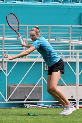 March 23, 2022, Miami Gardens, Florida, United States Of America: MIAMI GARDENS, FLORIDA - MARCH 23: Elena Rybakina on day 3 of the Miami Open at Hard Rock Stadium on March 23, 2022 in Miami Gardens, Florida...People: Elena Rybakina Miami Gardens United States Of America - ZUMAs214 20220323_zda_s214_074 Copyright: xSMGx