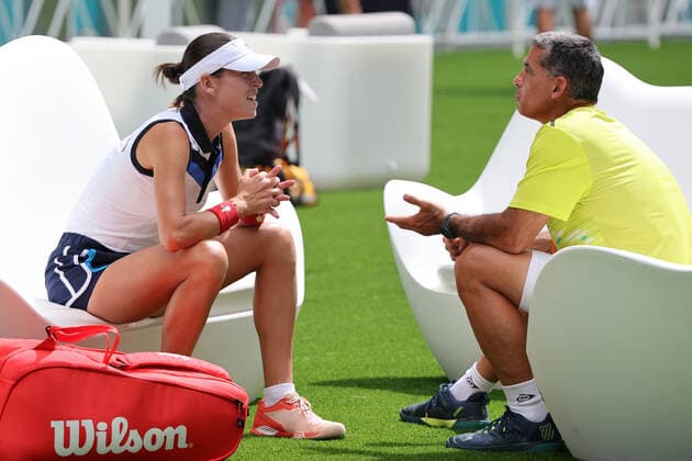 March 23, 2022, Miami Gardens, Florida, United States Of America: MIAMI GARDENS, FLORIDA - MARCH 23: Ajla Tomljanovic on day 3 of the Miami Open at Hard Rock Stadium on March 23, 2022 in Miami Gardens, Florida...People: Ajla Tomljanovic Miami Gardens United States Of America - ZUMAs214 20220323_zda_s214_081 Copyright: xSMGx