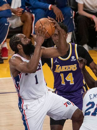March 23, 2022, Los Angeles, California, USA: James Harden 1 of the Philadelphia 76ers puts up a layup during their NBA, Basketball Herren, USA game against the Los Angeles Lakers on Wednesday March 23, 2022 at Crypto.com Arena in Los Angeles, California. PI Los Angeles USA - ZUMAp124 20220323_zaa_p124_005 Copyright: xJAVIERxROJASx