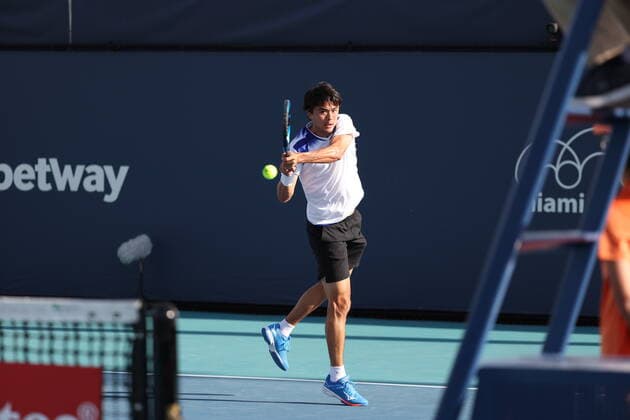March 23, 2022, Miami Gardens, Florida, United States Of America: MIAMI GARDENS, FLORIDA - MARCH 23: Taro Daniel on day 3 of the Miami Open at Hard Rock Stadium on March 23, 2022 in Miami Gardens, Florida...People: Taro Daniel Miami Gardens United States Of America - ZUMAs214 20220323_zda_s214_152 Copyright: xSMGx