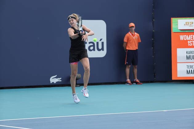 March 23, 2022, Miami Gardens, Florida, United States Of America: MIAMI GARDENS, FLORIDA - MARCH 23: Karolina Muchova on day 3 of the Miami Open at Hard Rock Stadium on March 23, 2022 in Miami Gardens, Florida...People: Karolina Muchova Miami Gardens United States Of America - ZUMAs214 20220323_zda_s214_156 Copyright: xSMGx