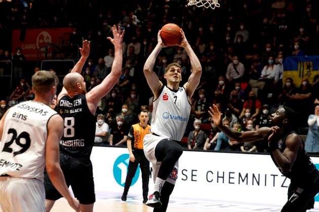 24 03 2022, easyCredit Basketball Bundesliga, BBL, season 2021 2022, men, Chemnitz Niners Hamburg Towers Jonas Richter, Niners Chemnitz Chemnitz Fair Chemnitz Saxony Germany