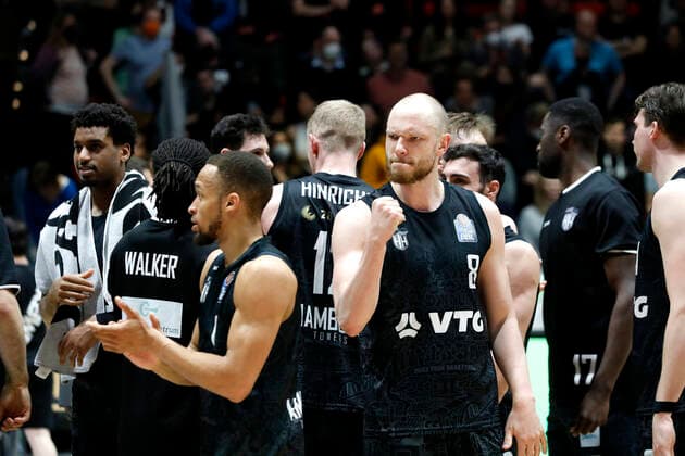 24 03 2022, easyCredit Basketball Bundesliga, BBL, season 2021 2022, men, Chemnitz Niners Hamburg Towers cheers of Robin Christen, Hamburg Towers Chemnitz Fair Chemnitz Saxony Germany