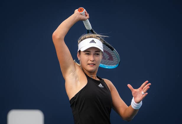 March 24, 2022, MIAMI, FLORIDA, UNITED STATES: Anna Kalinskaya of Russia in action during the second round of the 2022 Miami Open WTA, Tennis Damen 1000 tennis tournament against Karolina Pliskova of the Czech Republic MIAMI UNITED STATES - ZUMAa181 20220324_zaa_a181_048 Copyright: xRobxPrangex